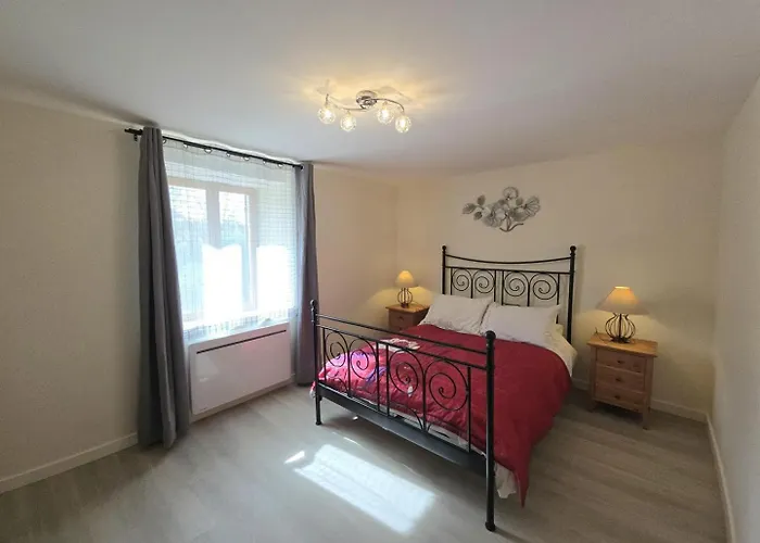 Les Bigoussies 1 度假居 Saint-Meard-de-Dronne